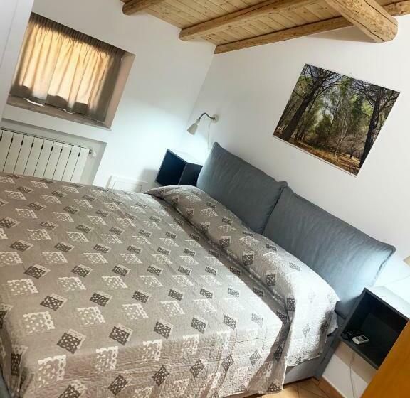 غرفة قياسية, Rooms Teatro Greco