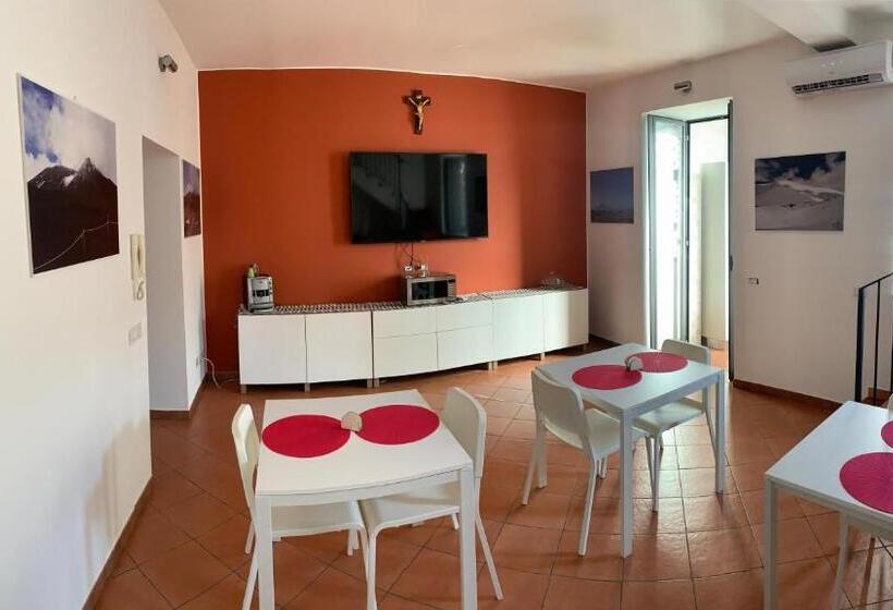 غرفة قياسية, Rooms Teatro Greco