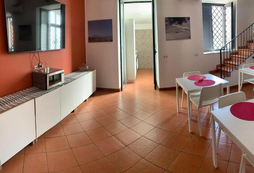 غرفة قياسية, Rooms Teatro Greco