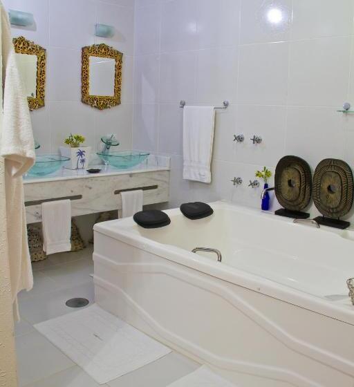 스위트 킹사이즈 침대, Pousada De Charme Vila Natal Design & Art Signature