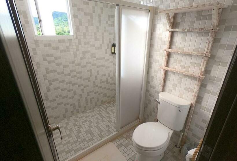 اتاق استاندارد چهارنفره با بالکن, W24墾丁民宿墾丁大街一館bnb