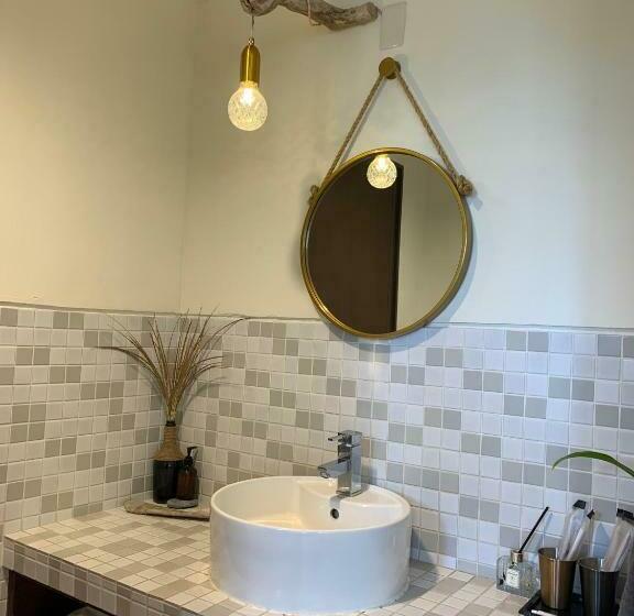 اتاق استاندارد چهارنفره با بالکن, W24墾丁民宿墾丁大街一館bnb