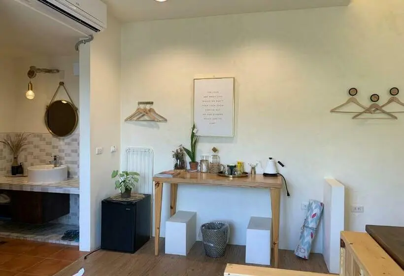 اتاق استاندارد چهارنفره با بالکن, W24墾丁民宿墾丁大街一館bnb