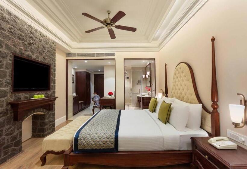 스위트 킹사이즈 침대, Fortune Select Forest Hill, Mahiya, Kasauli   Member Itc S Hotel Group