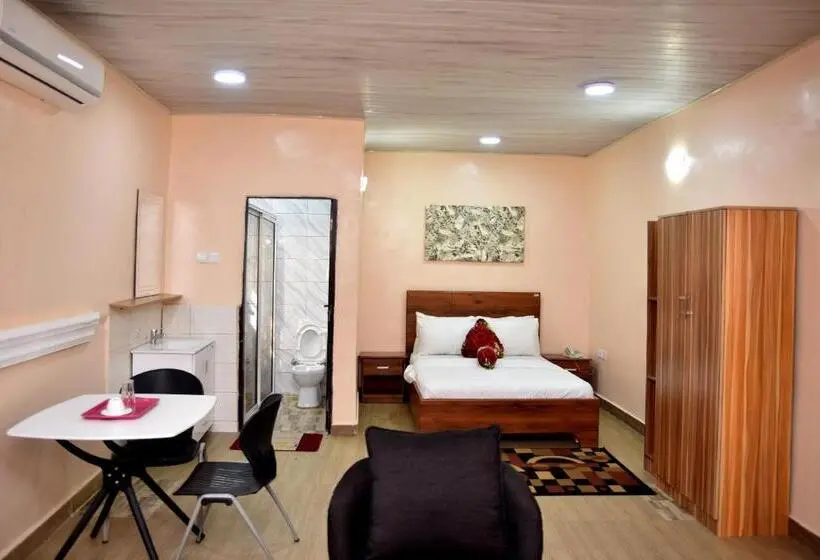 سوئیت جونیور با چشم‌انداز کوهستان, Koraf Hotels