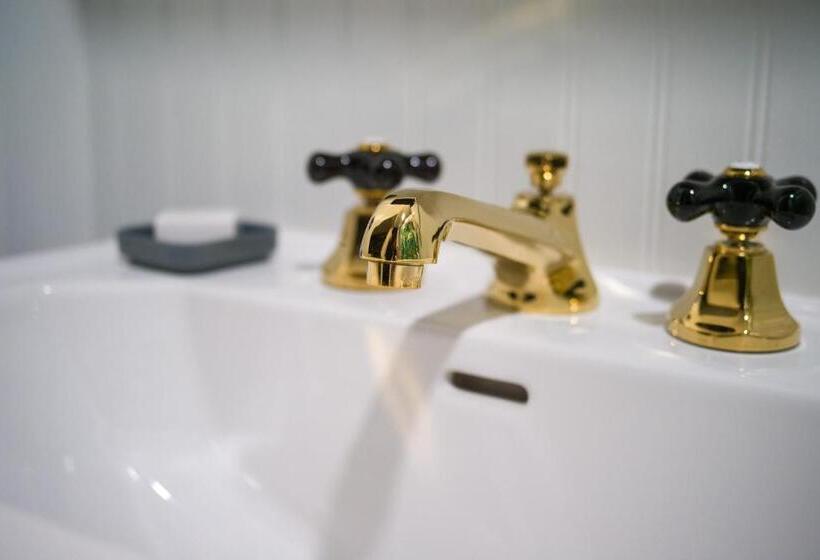 استودیوی لوکس, The Inn Downtown Portsmouth, Nh