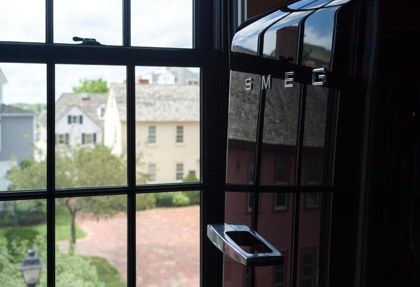 استودیوی لوکس, The Inn Downtown Portsmouth, Nh