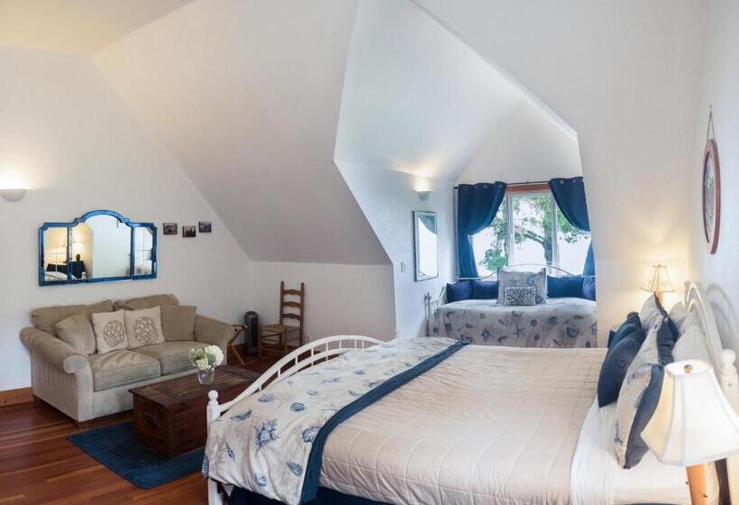 غرفة قياسية سرير كينج, Lost Whale Inn