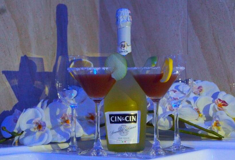 اتاق لوکس, City