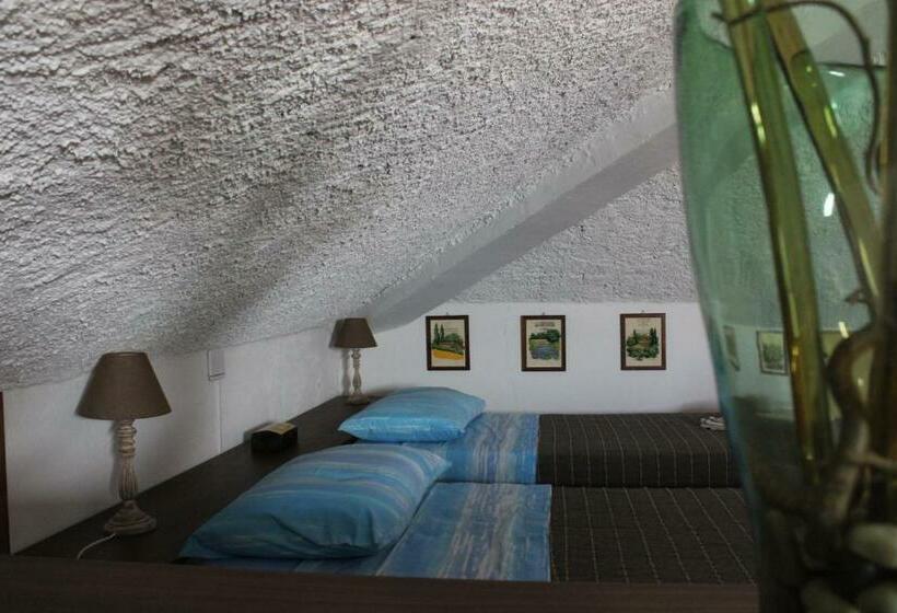 家庭工作室, Tenuta I Lecci