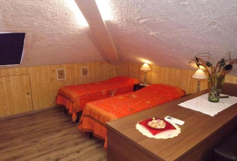 Студия Стандарт, Tenuta I Lecci