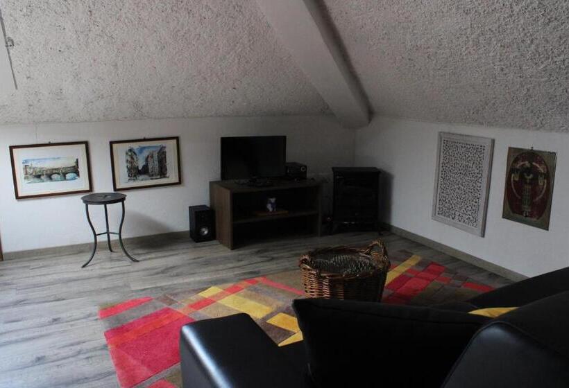 家庭工作室, Tenuta I Lecci