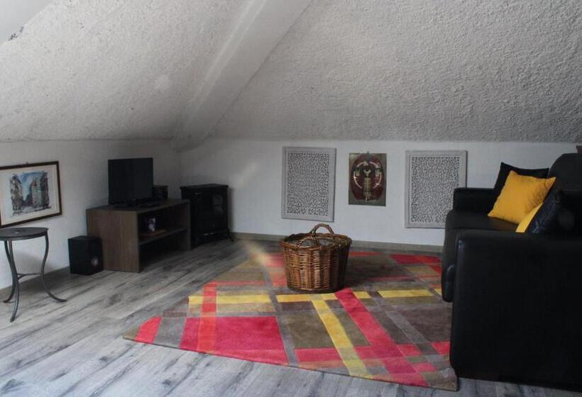 家庭工作室, Tenuta I Lecci