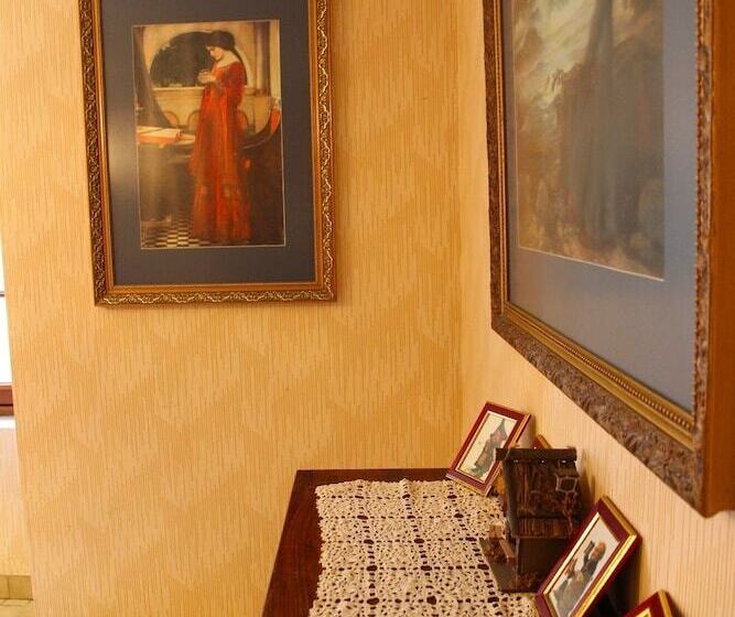 Семейные Апартаменты, The Storyteller Apartment Chateau Le Mur