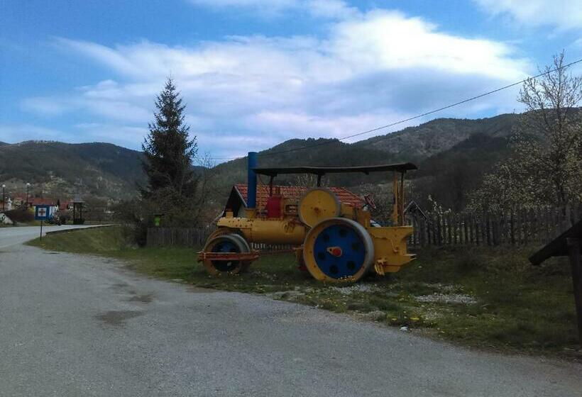 اتاق استاندارد سه نفره, Apartman Ana