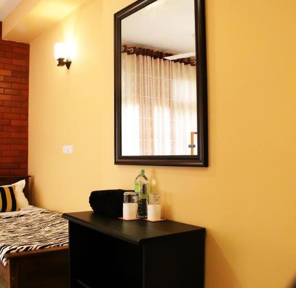 חדר סטנדרט לשלושה עם מרפסת, Club Villa