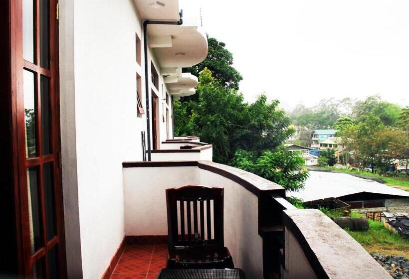 חדר סטנדרט לשלושה עם מרפסת, Club Villa