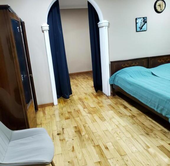 اتاق خانوادگی, Guest House Agmashenebeli 229