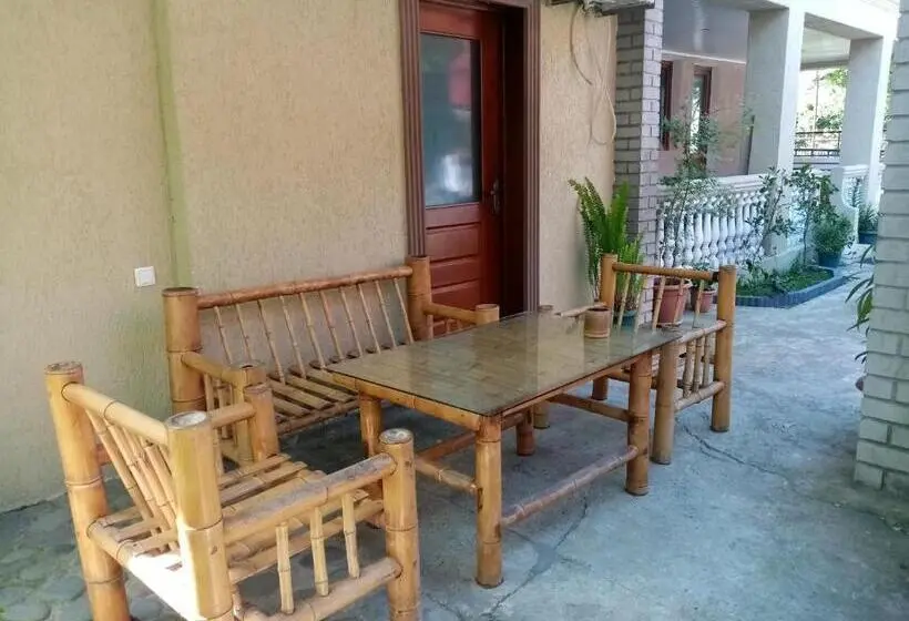 سوییت خانوادگی, Guest House Agmashenebeli 229