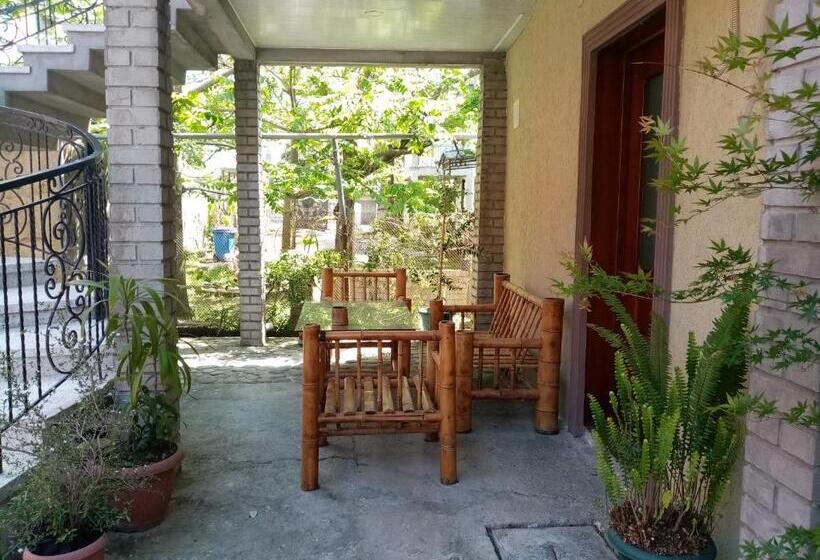 سوییت خانوادگی, Guest House Agmashenebeli 229