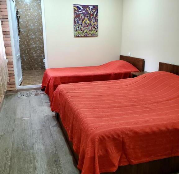 سوییت خانوادگی, Guest House Agmashenebeli 229