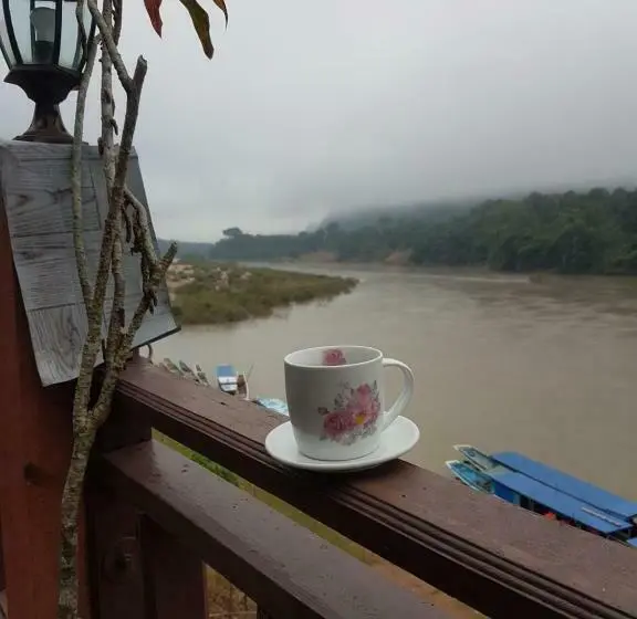 スタンダードバンガロー, Lattanavongsa Guesthouse And Bungalows
