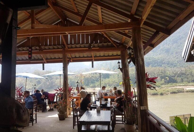 标准房带园景, Lattanavongsa Guesthouse And Bungalows