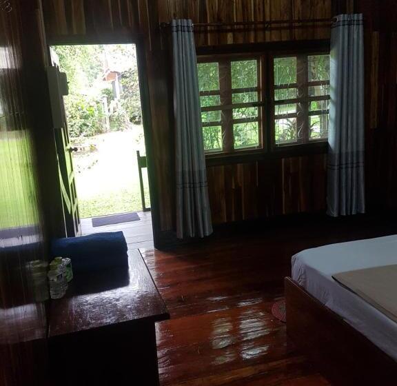标准房带园景, Lattanavongsa Guesthouse And Bungalows