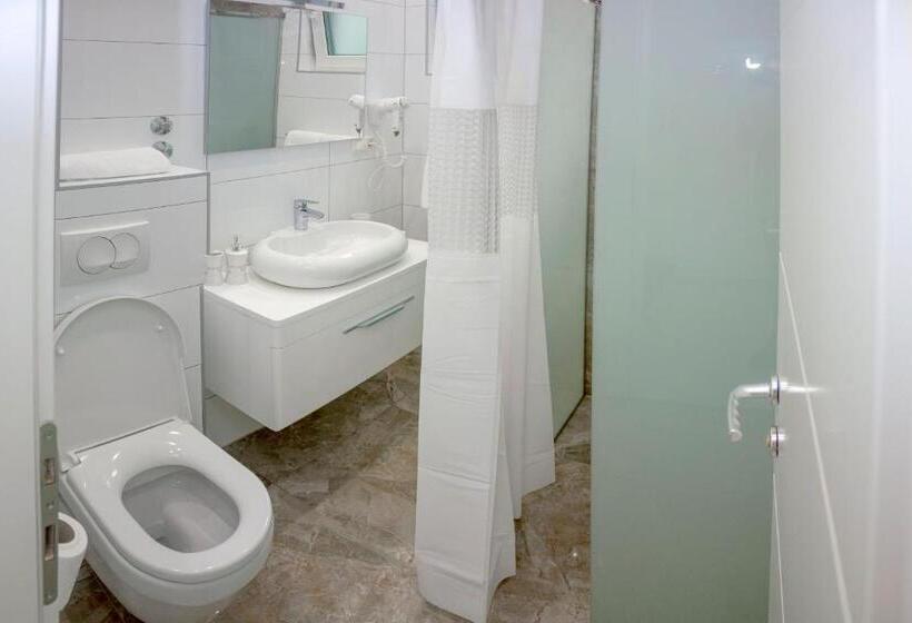 آپارتمان 1 خوابه با تراس, Villa Onix