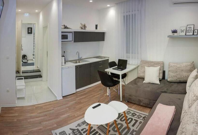 آپارتمان 1 خوابه با تراس, Villa Onix