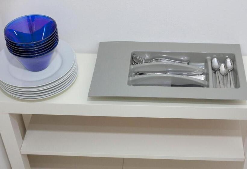 استودیوی استاندارد, Villa Onix