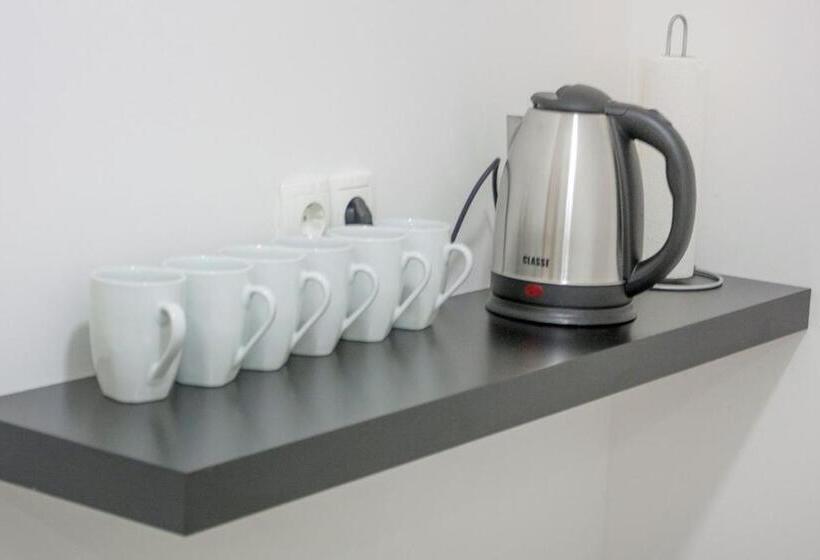 استودیوی استاندارد, Villa Onix