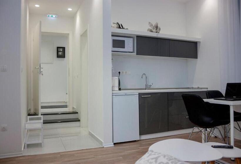 آپارتمان 1 خوابه با تراس, Villa Onix