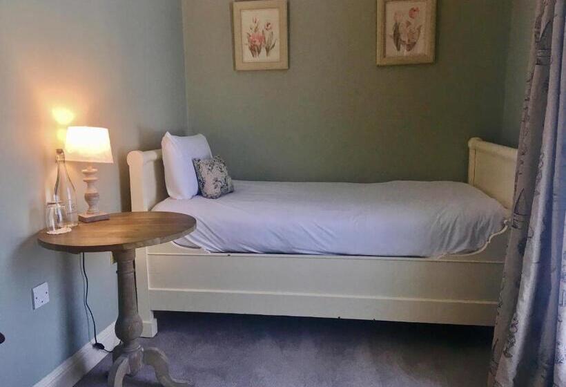 Quarto Triplo Estandar, Conyngham Arms Hotel