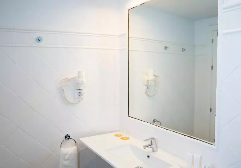 اتاق استاندارد یک نفره, Basic Hotel Sevilla Catedral