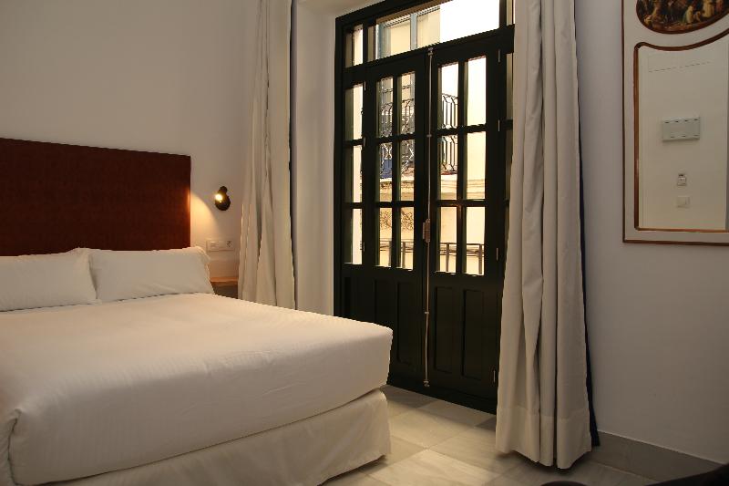 اتاق خانوادگی, Basic Hotel Sevilla Catedral