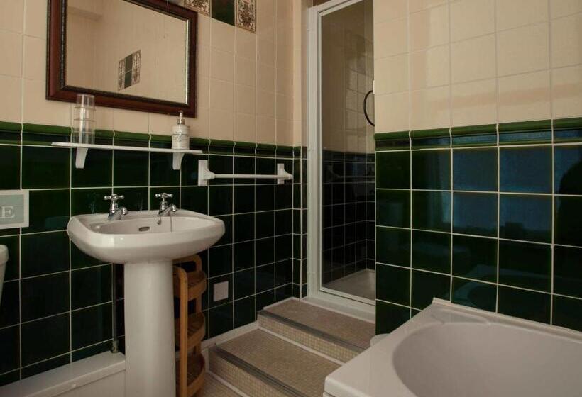 Семейный Номер, Buckingham Lodge Guest House