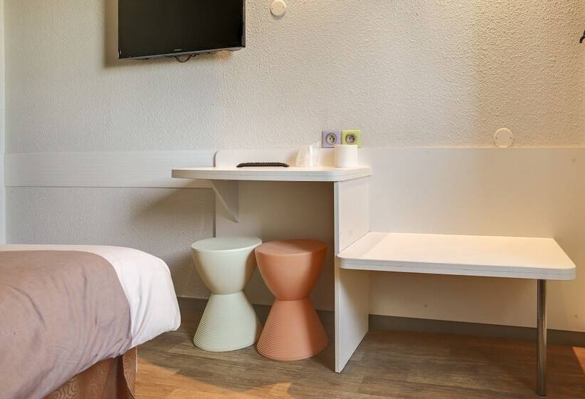 Номер Стандарт Трехместный, Hôtel Valence Sud