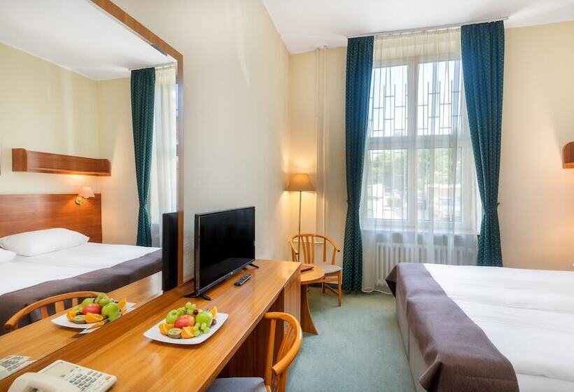 חדר סטנדרט מותאם לאדם עם מוגבלויות, Millennium