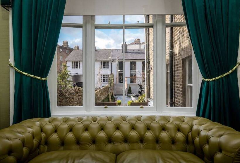 اتاق استاندارد, Number 31