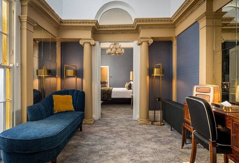 اتاق استاندارد, Number 31