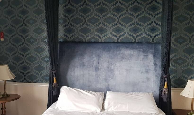 수피리어 룸, Regency