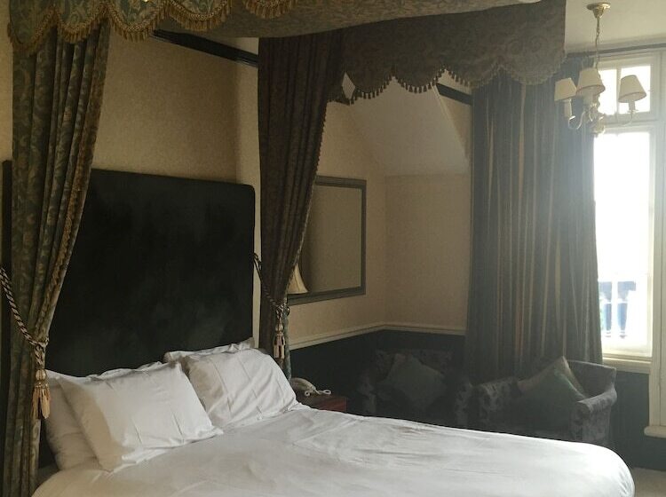 수피리어 룸, Regency