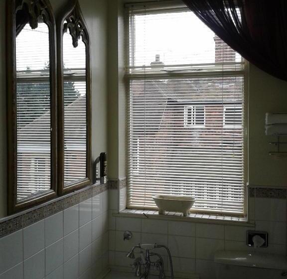 수피리어 룸, Regency