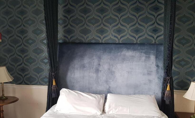 수피리어 룸, Regency