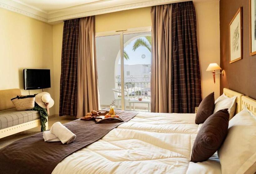 Номер Стандарт Трехместный, Tmk Flora Park By Turismark Adults Only