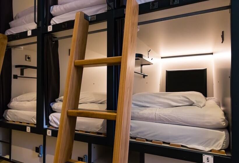 공동 객실, Latroupe Jacobs Inn