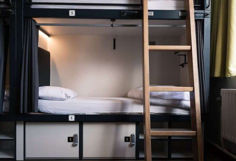 공동 객실, Latroupe Jacobs Inn