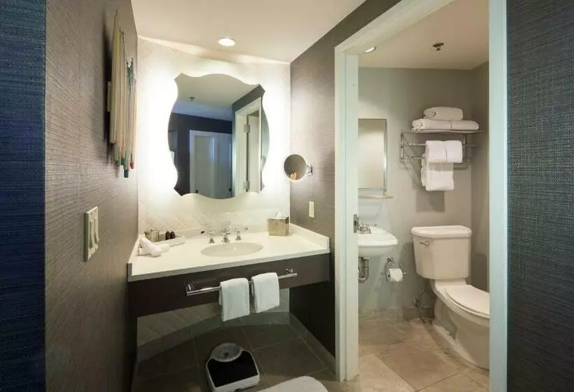 キングサイズベッドのデラックスルーム, Universal Hard Rock Hotel®