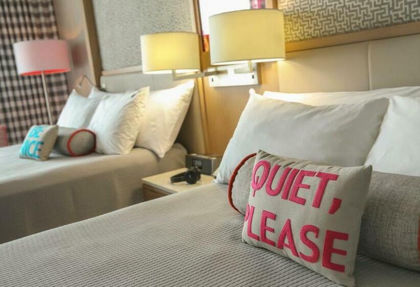 Quarto Club, Universal S Hard Rock Hotel®